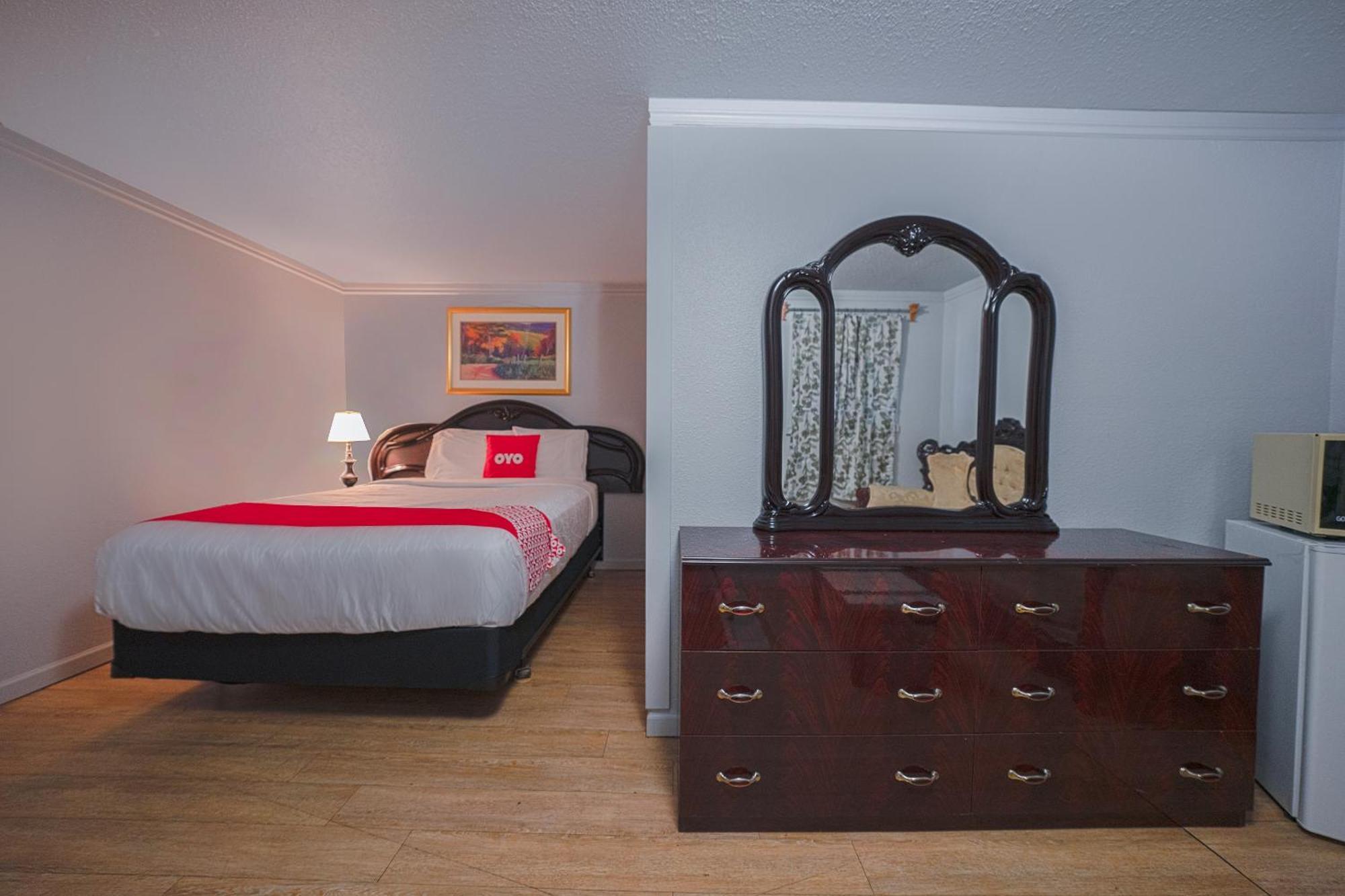 Oyo Hotel Portland Or Near Airport Грешем Экстерьер фото