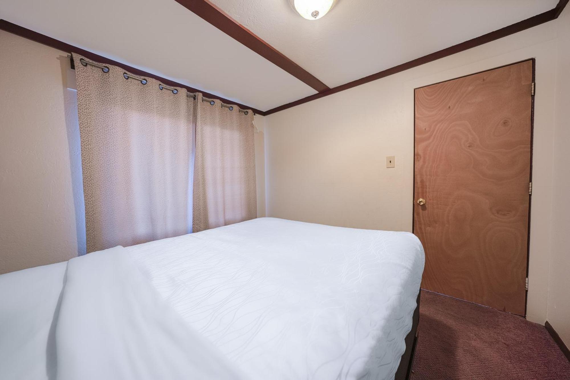 Oyo Hotel Portland Or Near Airport Грешем Экстерьер фото