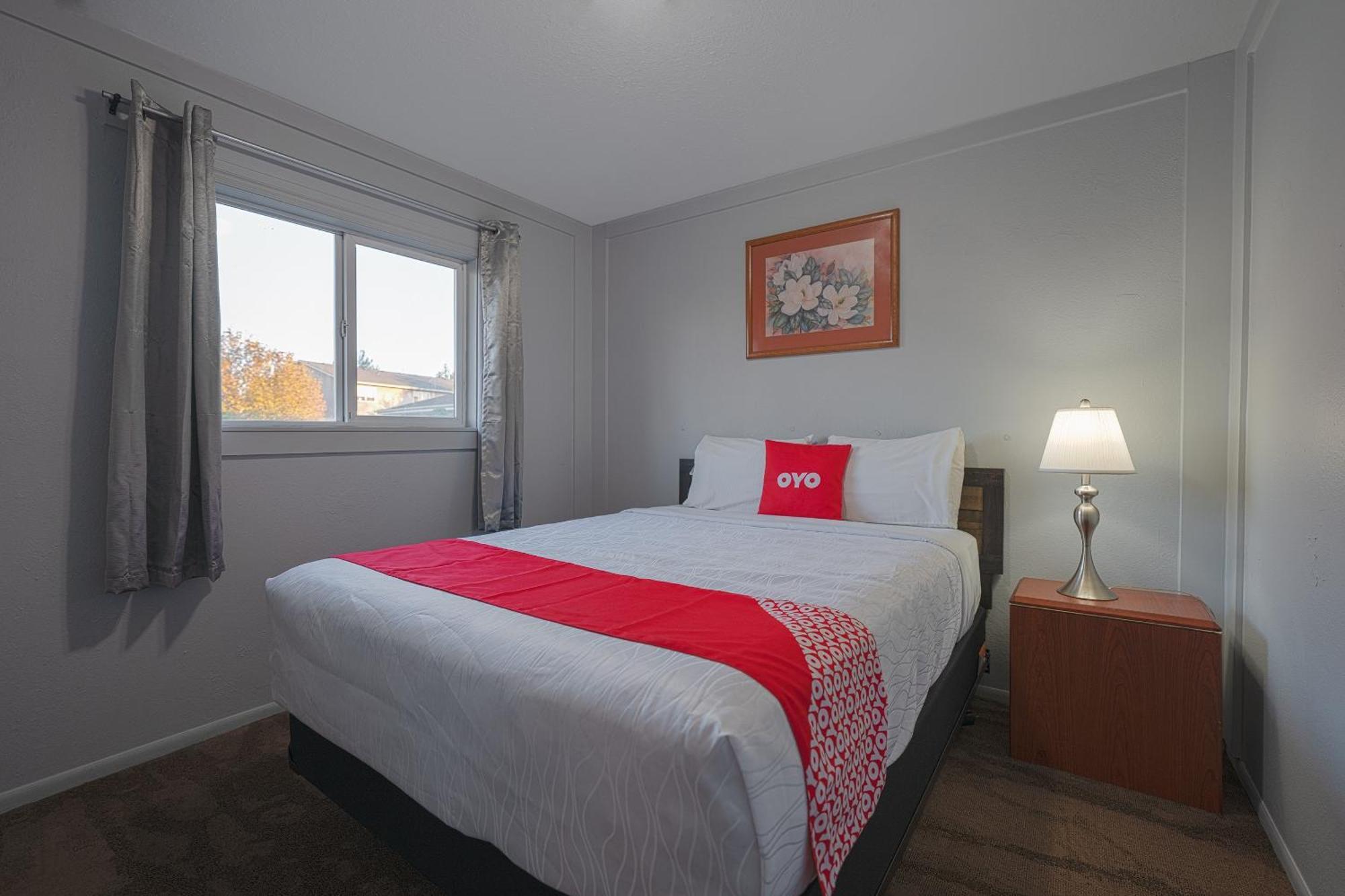 Oyo Hotel Portland Or Near Airport Грешем Экстерьер фото