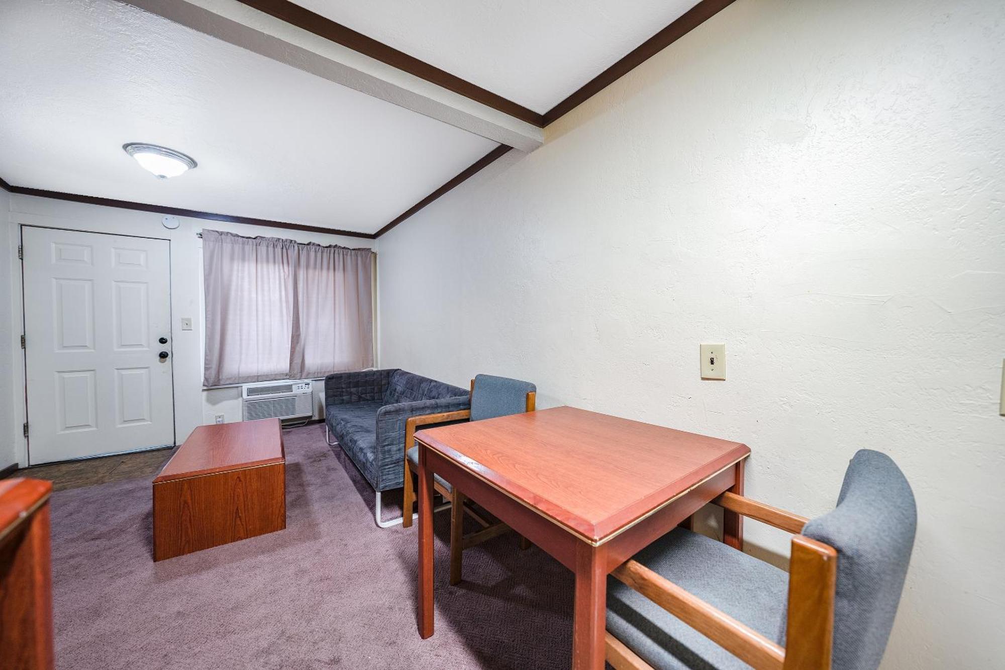 Oyo Hotel Portland Or Near Airport Грешем Экстерьер фото